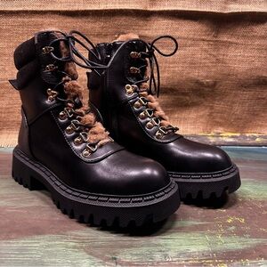 Dolls Kill‎ winter lace up hiking combat boots size 10